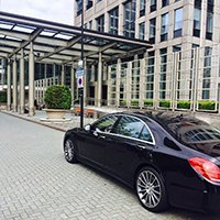 EXECUTIVE ROADSHOWS TAXI SERVICES IN AND OUTSIDE AMSTERDAM